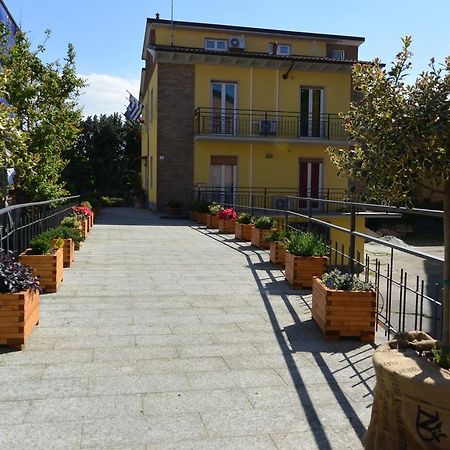 Pavia Ostello Luaran gambar