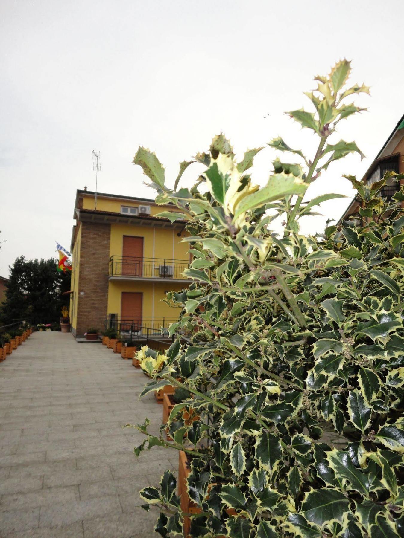 Pavia Ostello Luaran gambar